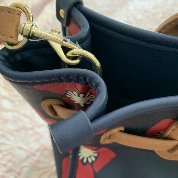 Tommy Hilfiger Bag - Picture 3 of 10